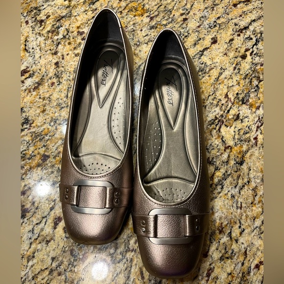 Trotters Metallic Sizzle Signature Ballet Flat, size 11N - Picture 1 of 8